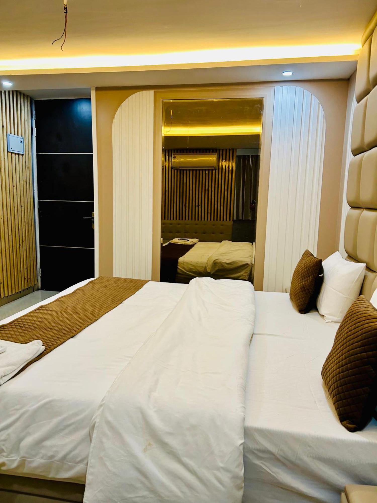Bob Adventures Hotell Dehradun Exteriör bild