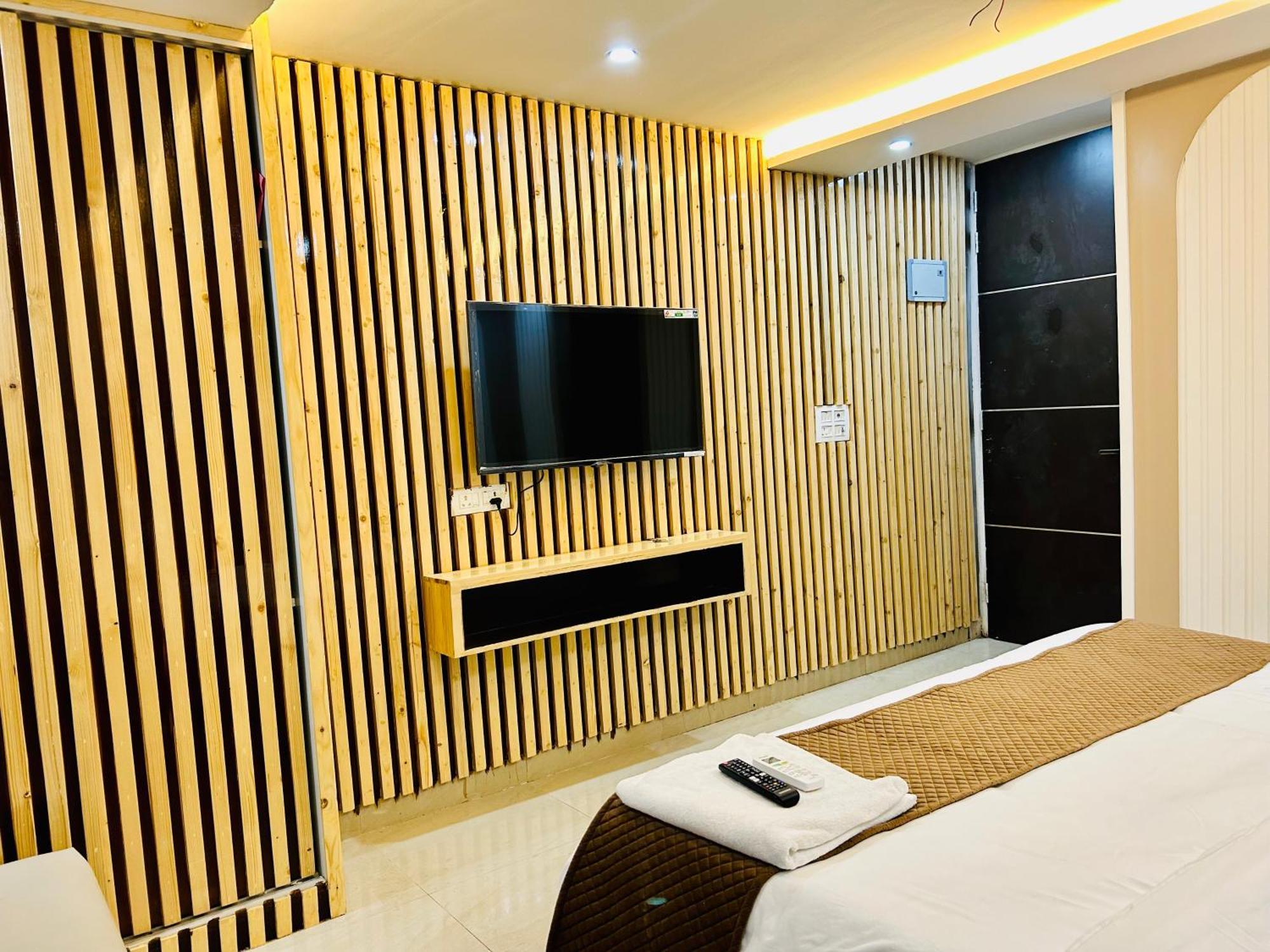 Bob Adventures Hotell Dehradun Exteriör bild